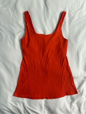 lululemon tank top.